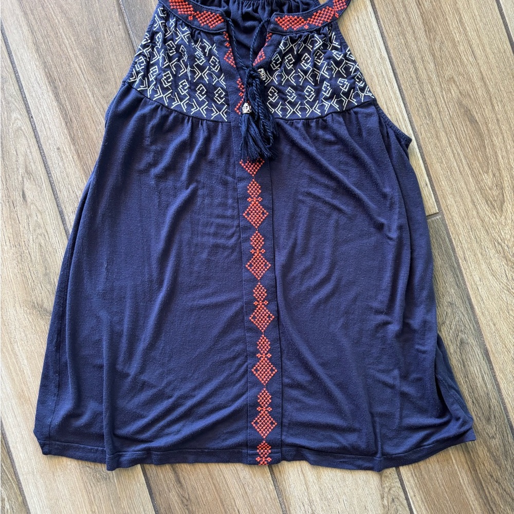 Navy and Orange Sleeveless Top with Geometric Pattern - Picture 3 of 7